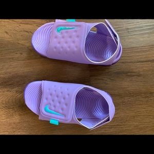 Nike toddler girls 10C sandals
